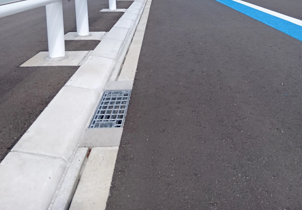 エプロンの揃った安全な桝